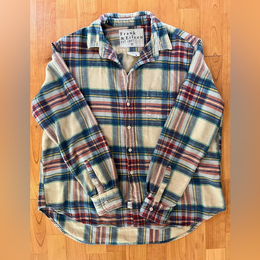 Frank & Eileen Woman’s 100% cotton Plaid Button-Up Shirt- Medium